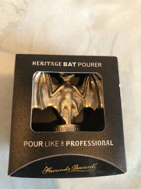 NEW Bacardi Heritage Silver Tone Bat Pourer Spout Topper #F47